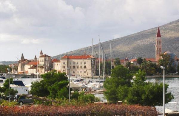 Apartments Kapetanovi Dvori Trogir Eksteriør billede